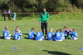 开云kaiyun-中国足球赛季热区变化与战术演进对照图，中国足球热身赛直播