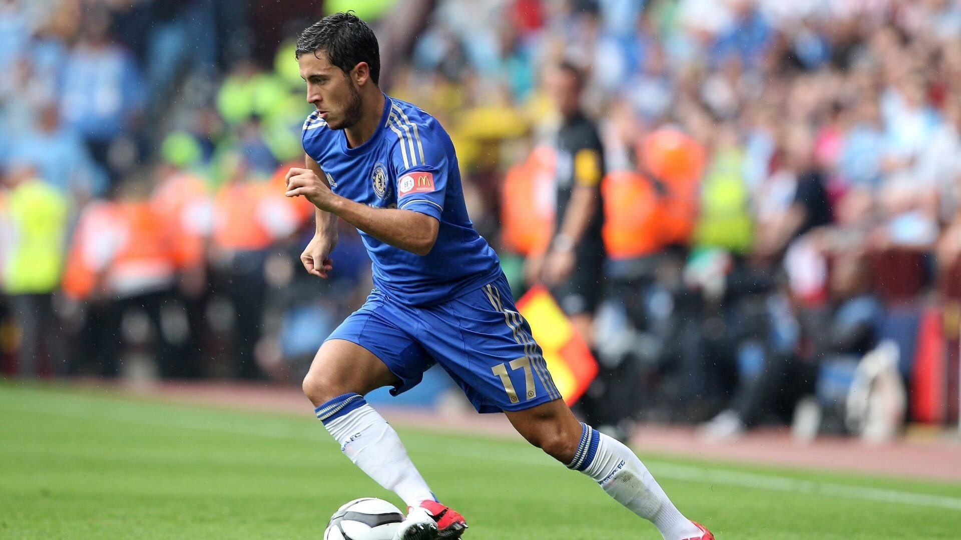 中国足球边后卫助攻落点分布数据分析，边后卫助攻后谁来补位