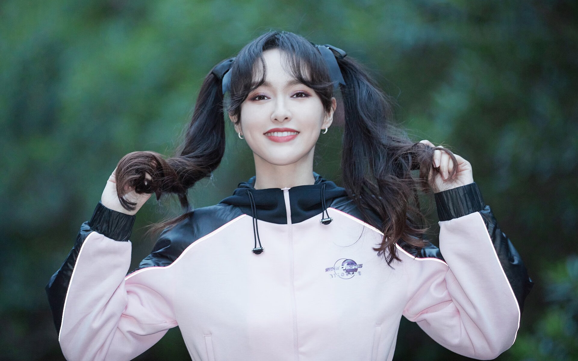 美国队接力配合默契表现完美，美国队接力赛