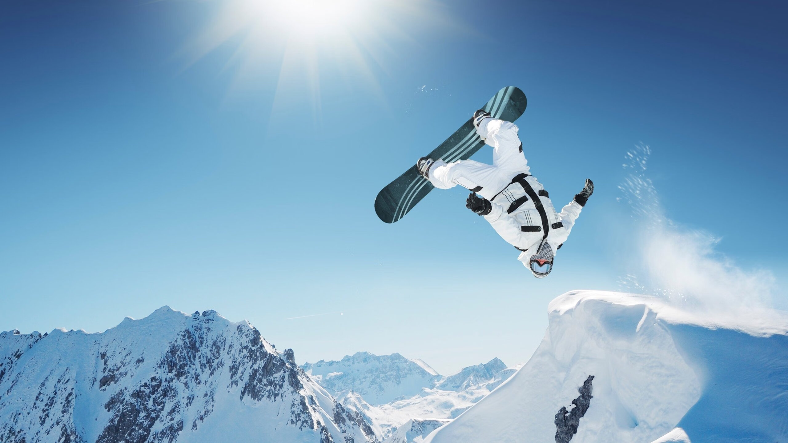 欧冠十六强首回合：皇马3比2逆转巴黎 本泽马再戴帽“姆总”黯然失色